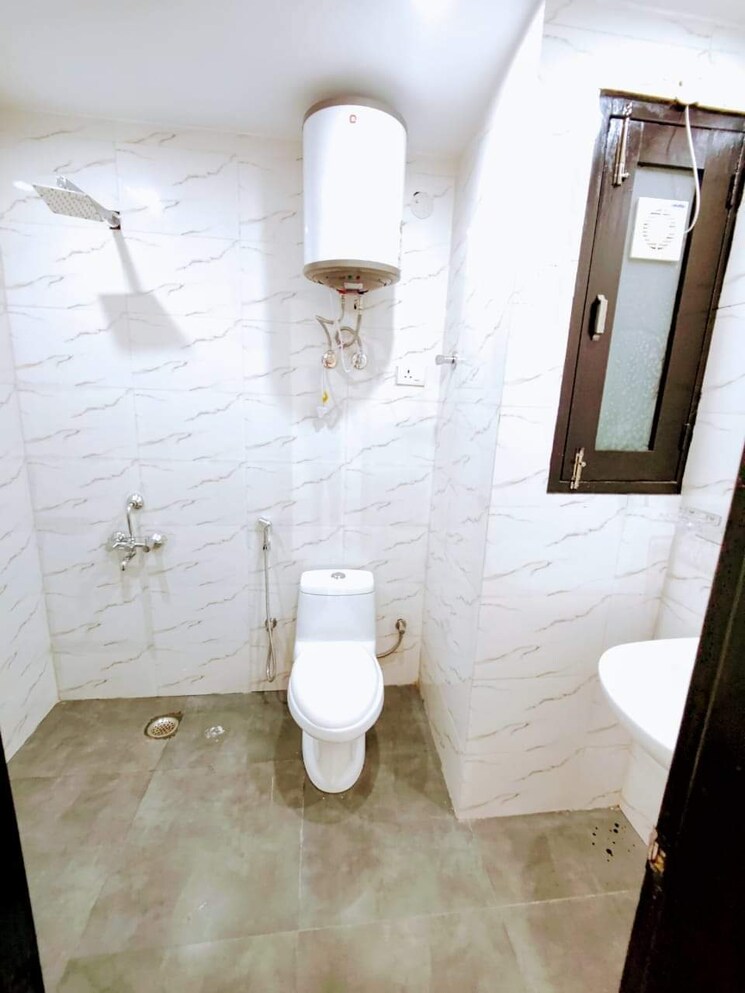 Bathroom, gokuldham-complex 1 Bedroom 459 Sq.Ft. Apartment In Goregaon East Mumbai 8981858