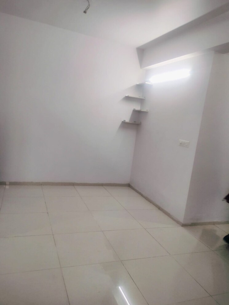 Room, bptp-discovery-park 2 Bedroom 1120 Sq.Ft. Apartment In Sector 80 Faridabad 8981872