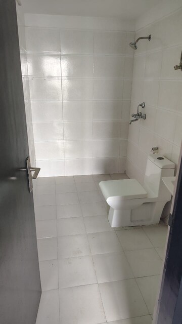 Bathroom in 4 BHK Villa at Amrapali Dream Valley, Tech Zone 4 Greater Noida – for Sale