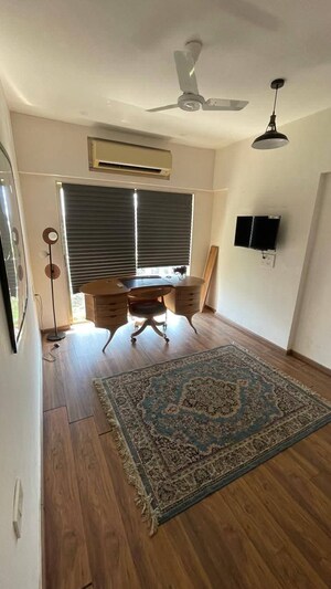 Bedroom in 2 BHK Apartment at Andheri West – for Sale