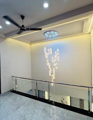 Furnished Amenities in 3 BHK Builder Floor at Sector 37 – for Sale
