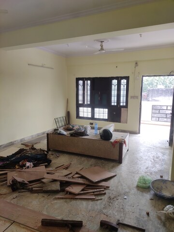 Living Room in 2.5 BHK Builder Floor at Aliganj – for Rent