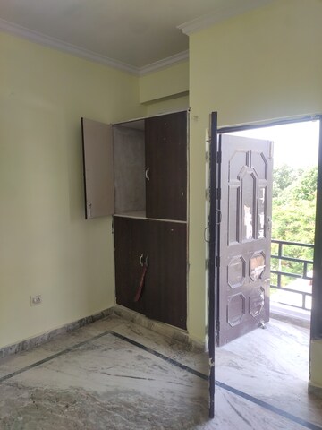 Room in 2.5 BHK Builder Floor at Aliganj – for Rent