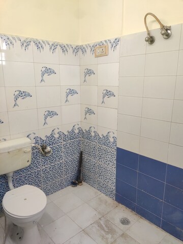 Bathroom in 2.5 BHK Builder Floor at Aliganj – for Rent