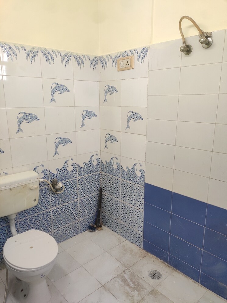 Bathroom, aliganj 2.5 Bedroom 1150 Sq.Ft. Builder Floor In Aliganj Lucknow 8982054