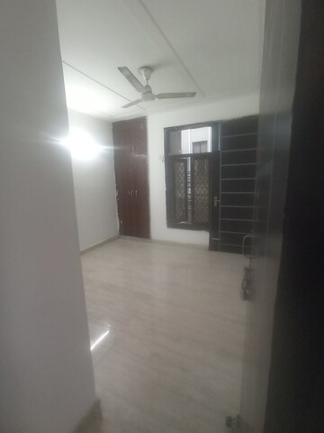 Furnished Amenities in 3 BHK Builder Floor at Malviya Nagar – for Rent