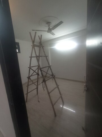 Furnished Amenities in 3 BHK Builder Floor at Malviya Nagar – for Rent