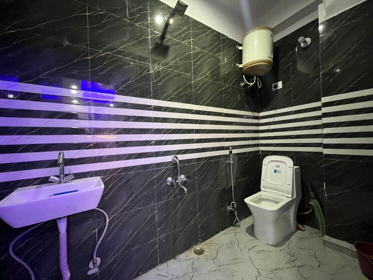 Bathroom, saket 1 Bedroom 700 Sq.Ft. Apartment In Saket Delhi 8982052