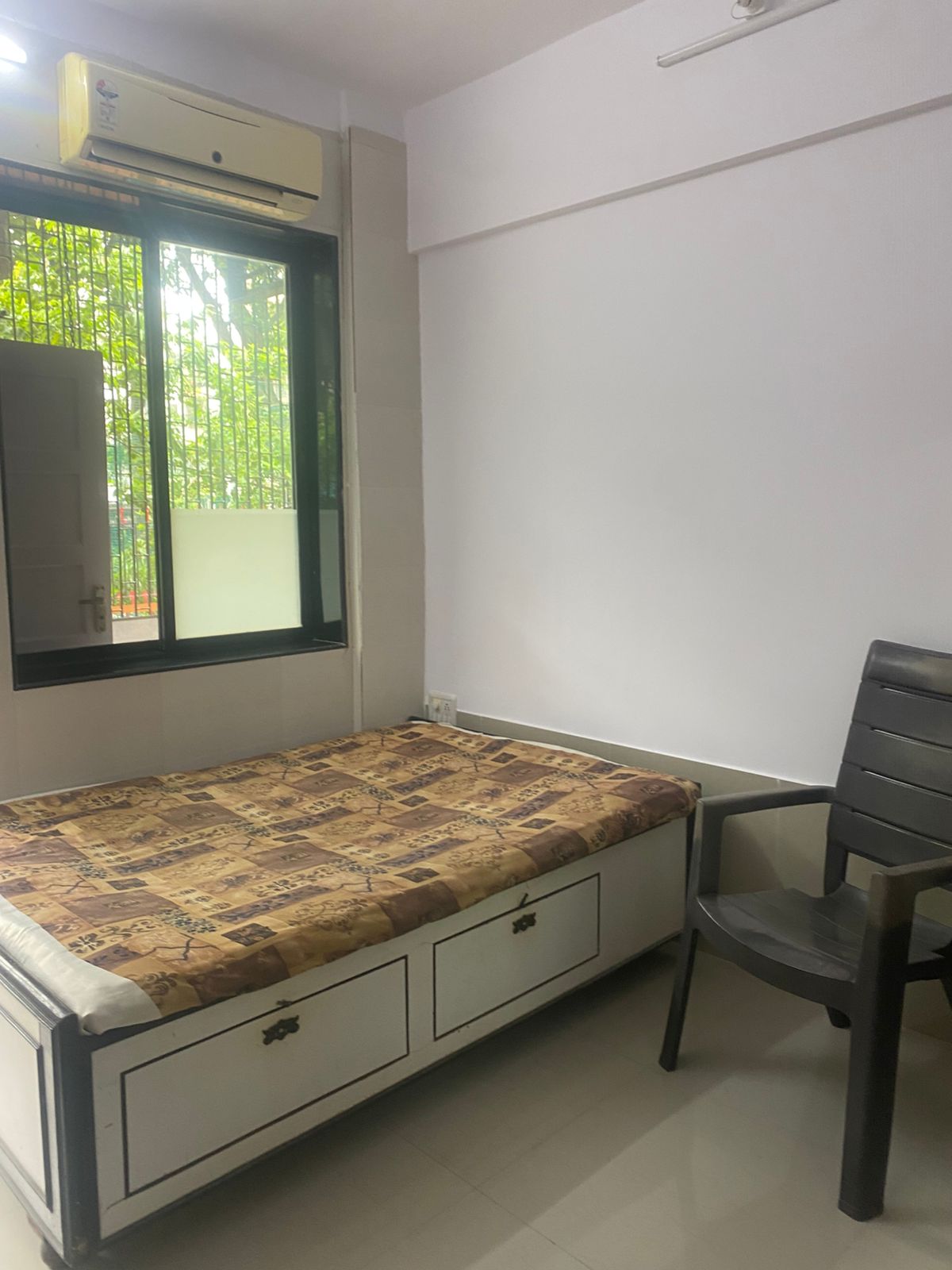 1 BHK Builder Floor For Rent in Vile Parle West