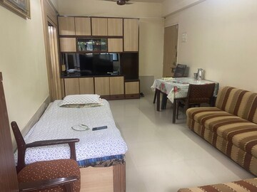 Living Room in 1 BHK Builder Floor at Vile Parle West – for Rent