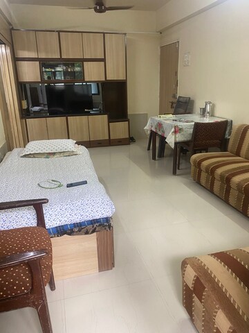 Living Room in 1 BHK Builder Floor at Vile Parle West – for Rent
