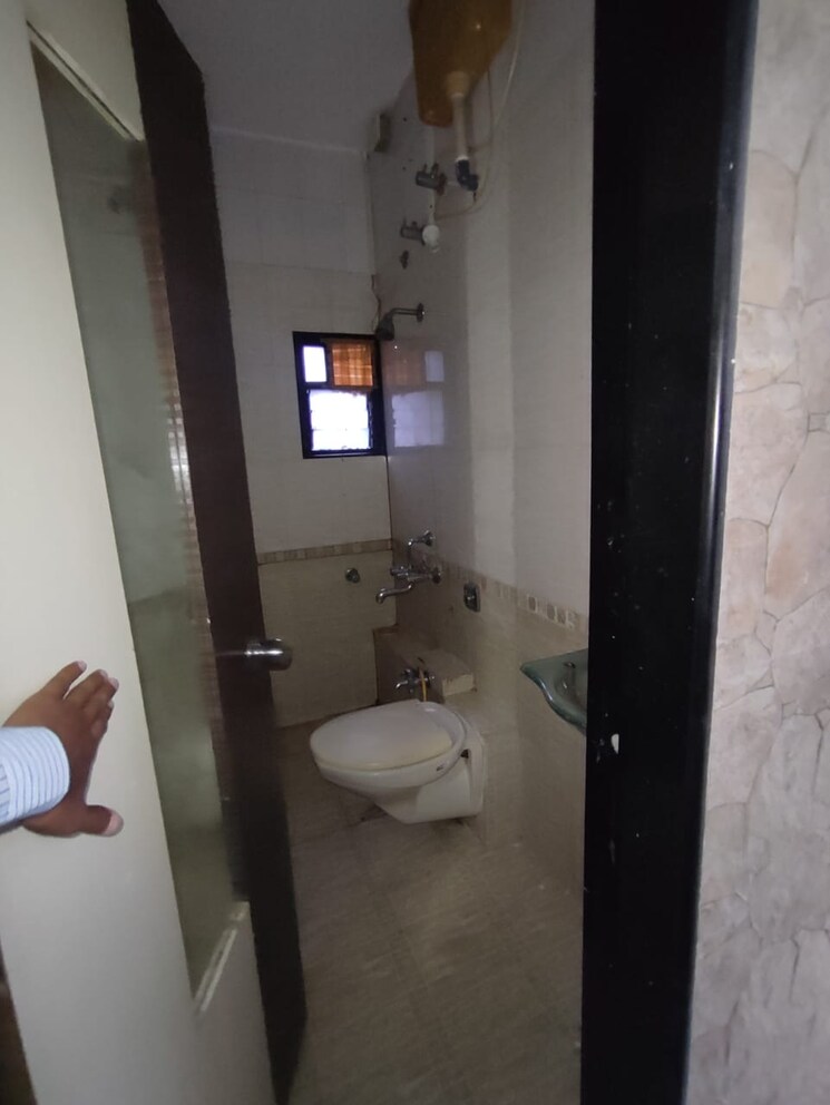 Bathroom, kopar khairane 3 Bedroom 1800 Sq.Ft. Apartment In Kopar Khairane Navi Mumbai 8979974