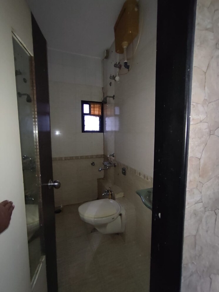 Bathroom, kopar khairane 3 Bedroom 1800 Sq.Ft. Apartment In Kopar Khairane Navi Mumbai 8979974