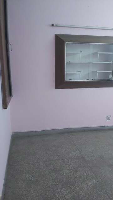 Room in 1.5 BHK Apartment at Uma Cooperative Society, Mayur Vihar 1 – for Rent