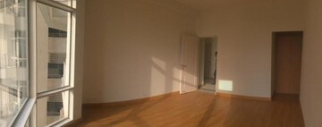 Room in 2 BHK Apartment at Gaur Atulyam, Omicron I Greater Noida – for Rent