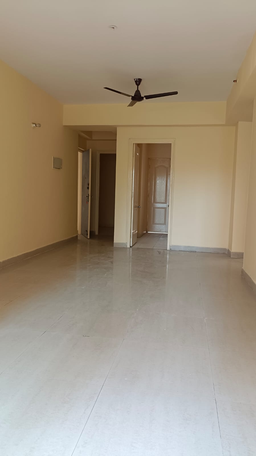 3.5 BHK + Servant Room Apartment For Sale in Paras Tierea