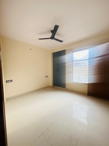 Room in 2 BHK Builder Floor at Sector 47 – for Rent