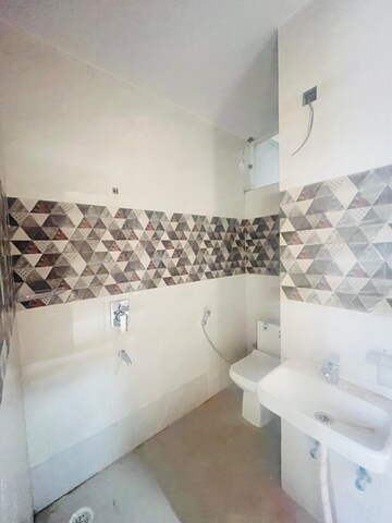 Bathroom in 2 BHK Builder Floor at Sector 47 – for Rent