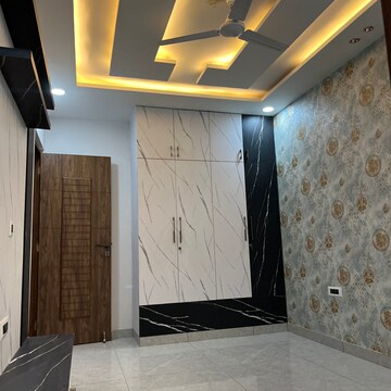 Room in 3 BHK Apartment at OM Builder Floors, Sector 43 – for Sale