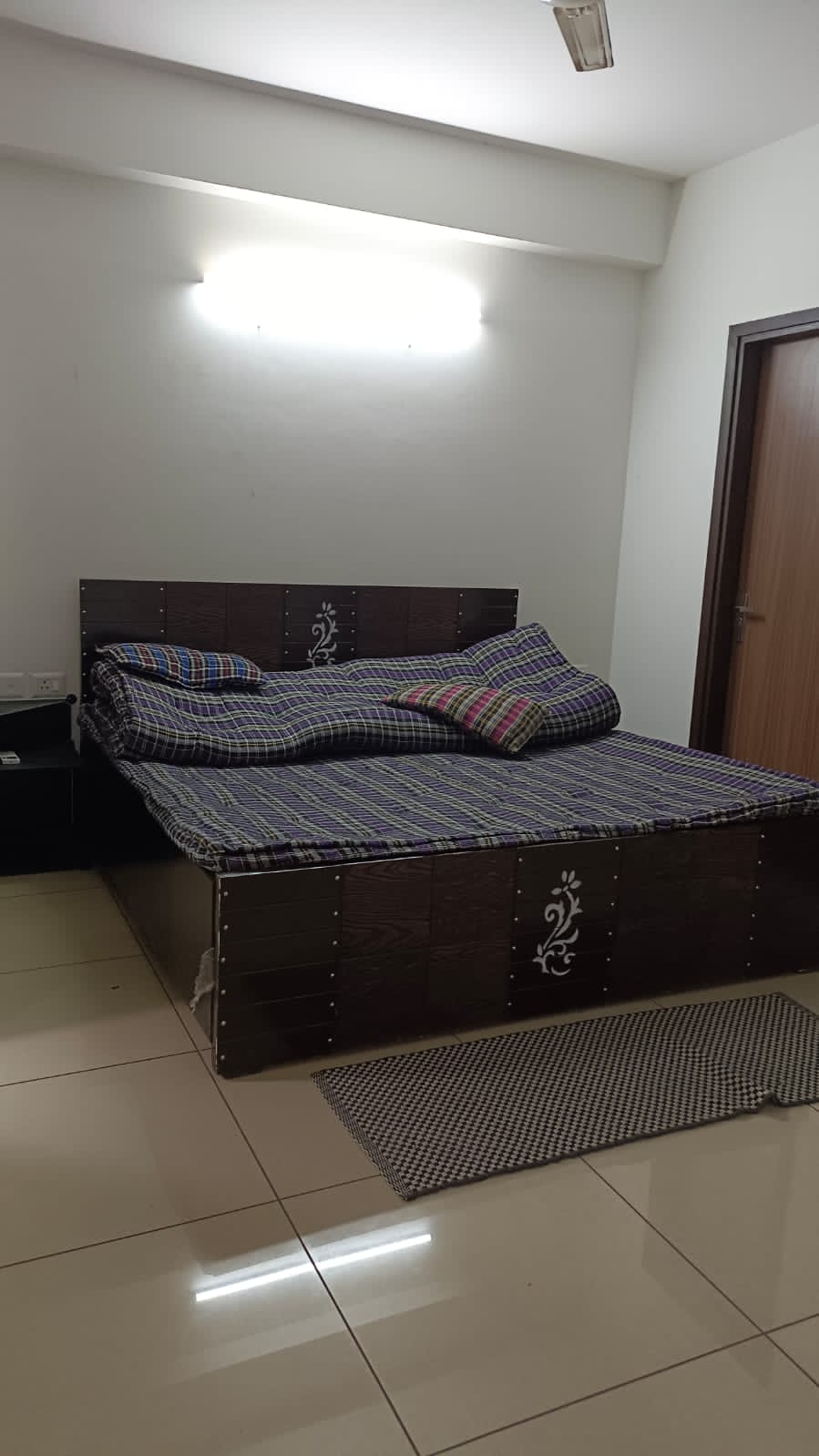 3.5 BHK + Servant Room Apartment For Sale in Paras Tierea