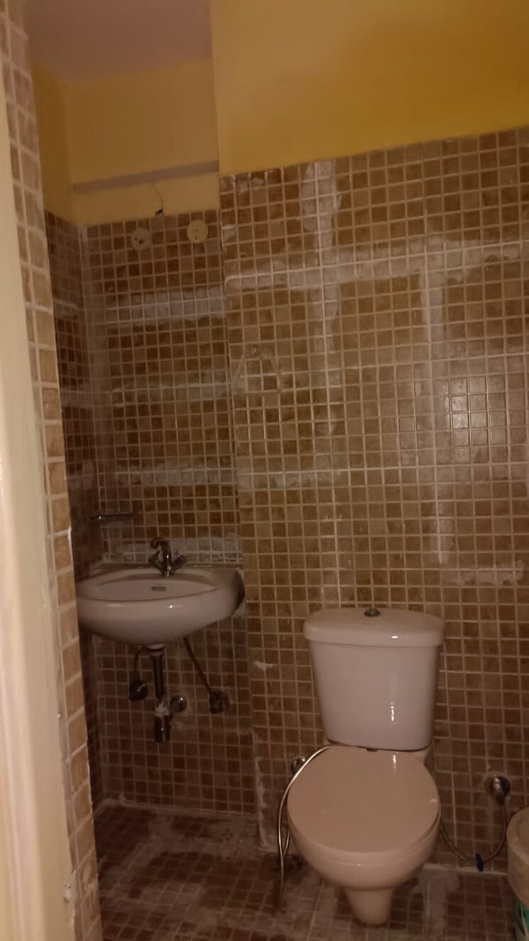 Attached Bathroom, paras-tierea 3.5 Bedroom 1265 Sq.Ft. Apartment In Sector 137 Noida 8982227