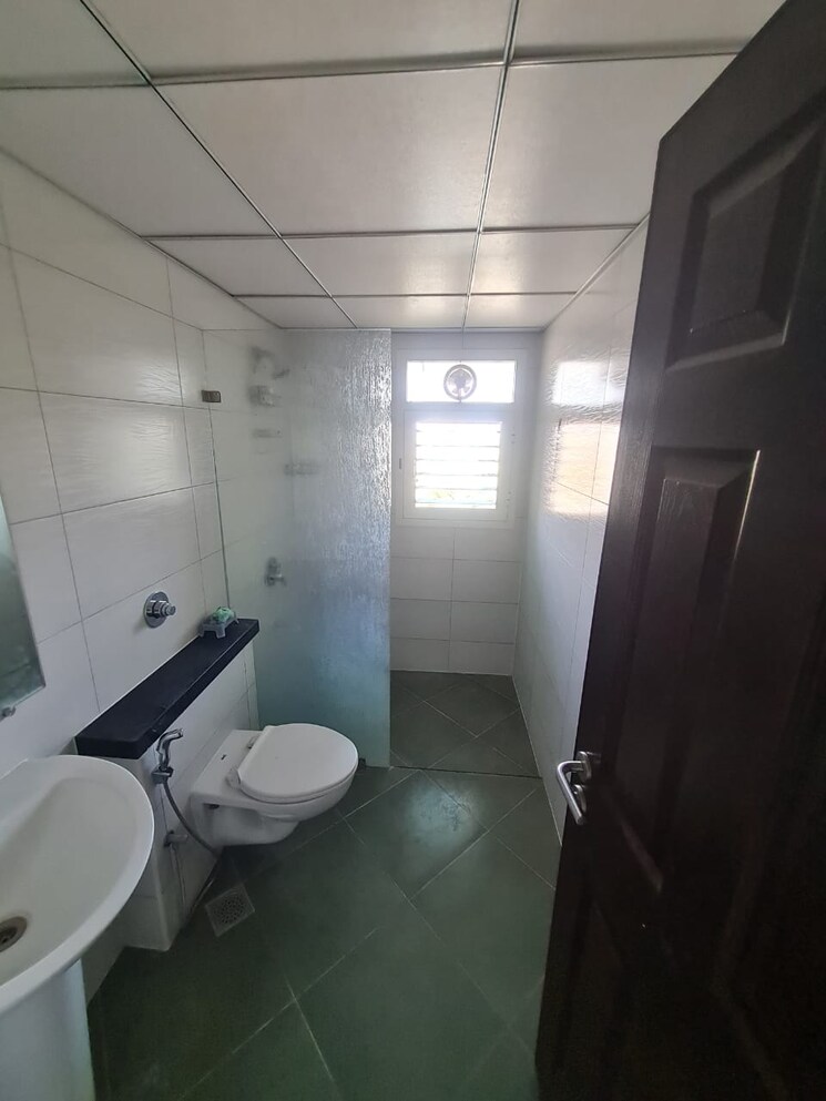 Bathroom, sobha-carnation-pune 3 Bedroom 1500 Sq.Ft. Apartment In Kondhwa Pune 8982211