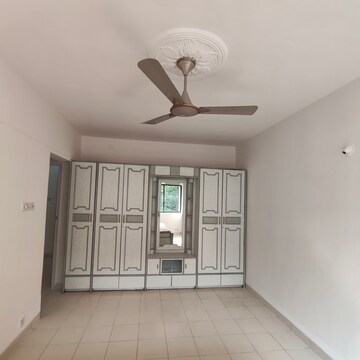 Room in 2 BHK Apartment at Om Utopia, Wanowrie – for Rent