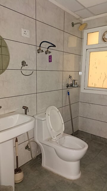 2 BHK Apartment For Sale in Logix Blossom Greens, Sector 143