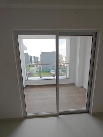 Room in 3 BHK Apartment at Gera World of Joy, Kharadi – for Rent