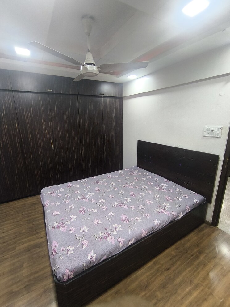 Bedroom, vandana-chs 2 Bedroom 650 Sq.Ft. Apartment In Juhu Mumbai 8982302