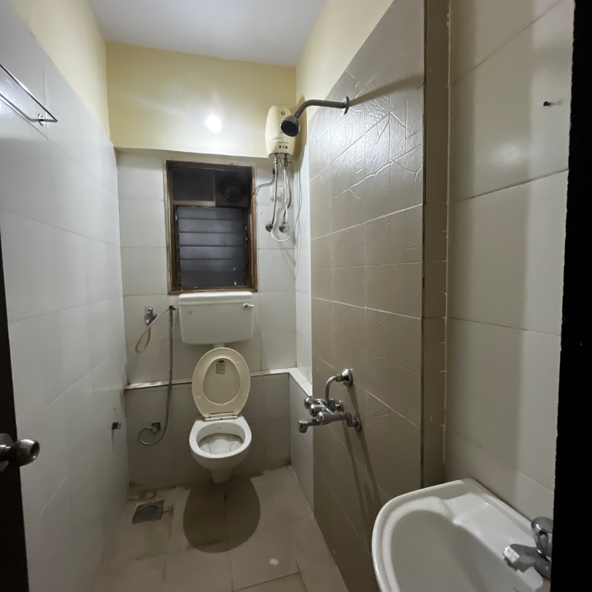 Bathroom, runwal-garden-city 2 Bedroom 550 Sq.Ft. Apartment In Yashaswi Nagar Thane 8982314