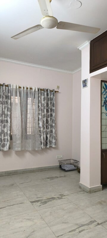 Building Lobby in 3 BHK Apartment at Vasant Kunj – for Rent