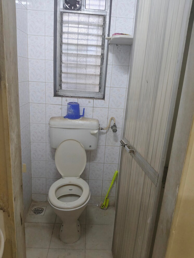 Bathroom, andheri east 1 Bedroom 600 Sq.Ft. Apartment In Andheri East Mumbai 8982369