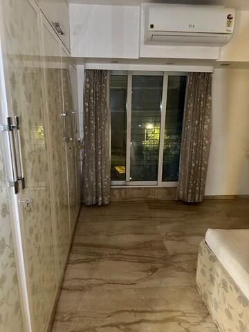 Room in 3 BHK Apartment at Akshay Girikunj, Andheri West – for Rent
