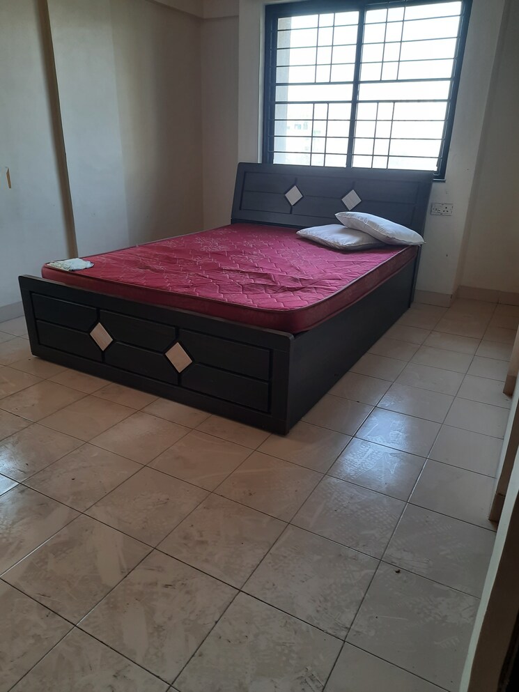 Bedroom, riswadkar-prestige-panorama 3 Bedroom 1300 Sq.Ft. Apartment In Mundhwa Pune 8982385