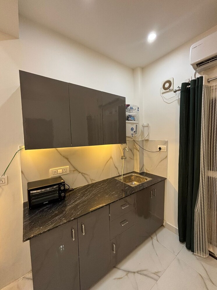 Kitchen, ansal-sushant-floors 3 Bedroom 263 Sq.Yd. Builder Floor In Sushant Lok ii Gurgaon 8982390