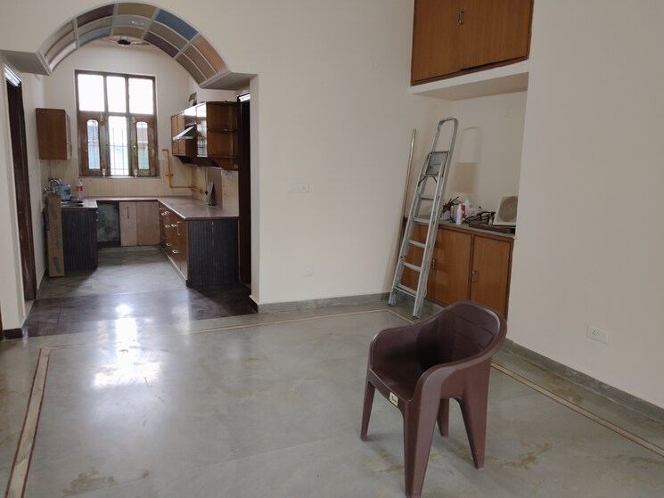 Living Room, sector 21d 3 Bedroom 250 Sq.Yd. Builder Floor In Sector 21d Faridabad 8982403