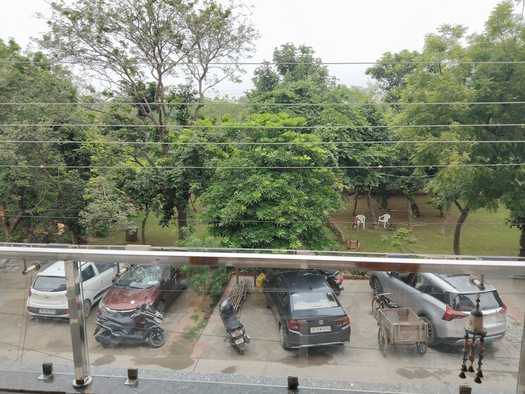 Balcony, sector 21d 3 Bedroom 250 Sq.Yd. Builder Floor In Sector 21d Faridabad 8982403