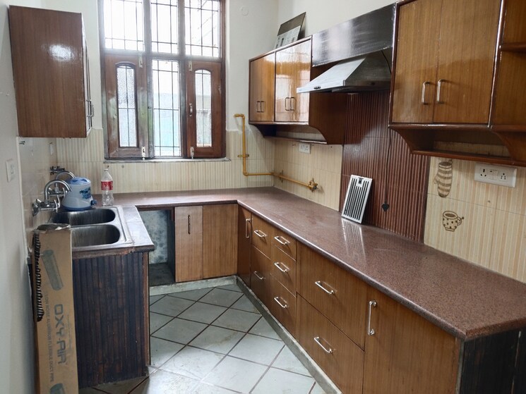 Kitchen, sector 21d 3 Bedroom 250 Sq.Yd. Builder Floor In Sector 21d Faridabad 8982403