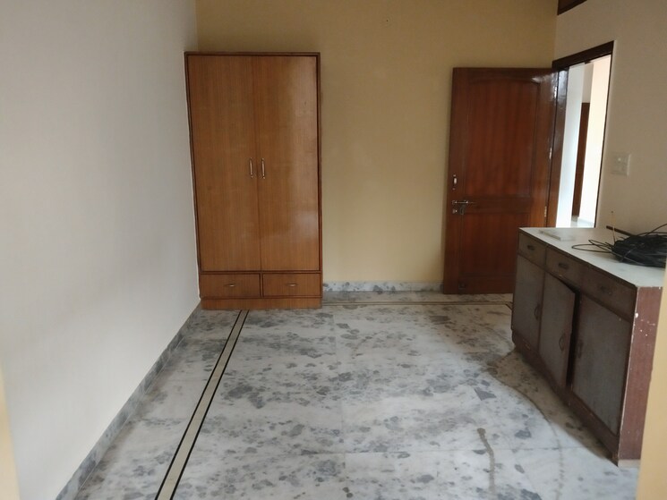 Bedroom, sector 21d 3 Bedroom 250 Sq.Yd. Builder Floor In Sector 21d Faridabad 8982403
