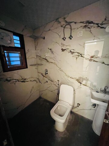 Bathroom in 2 BHK Builder Floor at Ansal Sushant Lok I, Sector 43 – for Rent