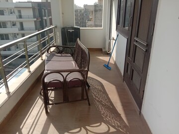 Team Area in 2 BHK Builder Floor at Ansal Sushant Lok I, Sector 43 – for Rent