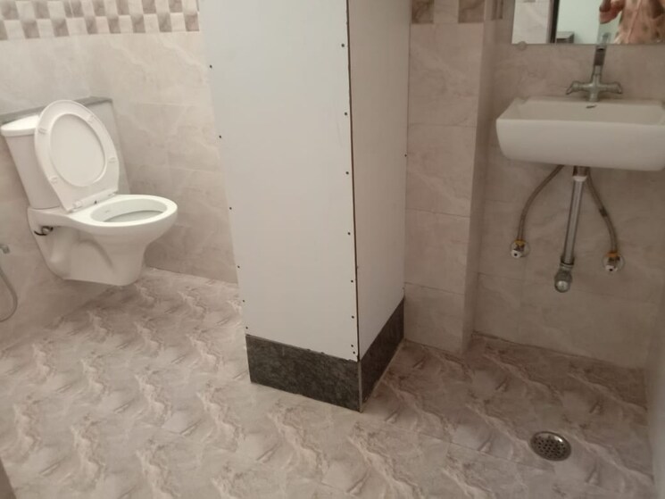 Bathroom, ansal-sushant-lok-i 2 Bedroom 215 Sq.Yd. Builder Floor In Sector 43 Gurgaon 8982398