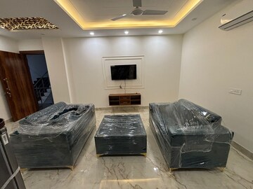 Living Room in 2 BHK Builder Floor at Sector 52 – for Rent