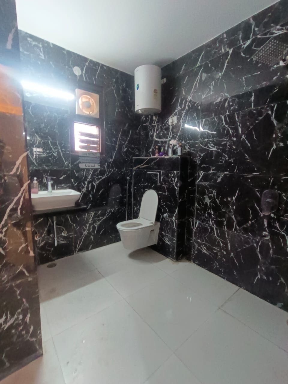 2 BHK Builder Floor For Rent in Freedom Fighters Enclave