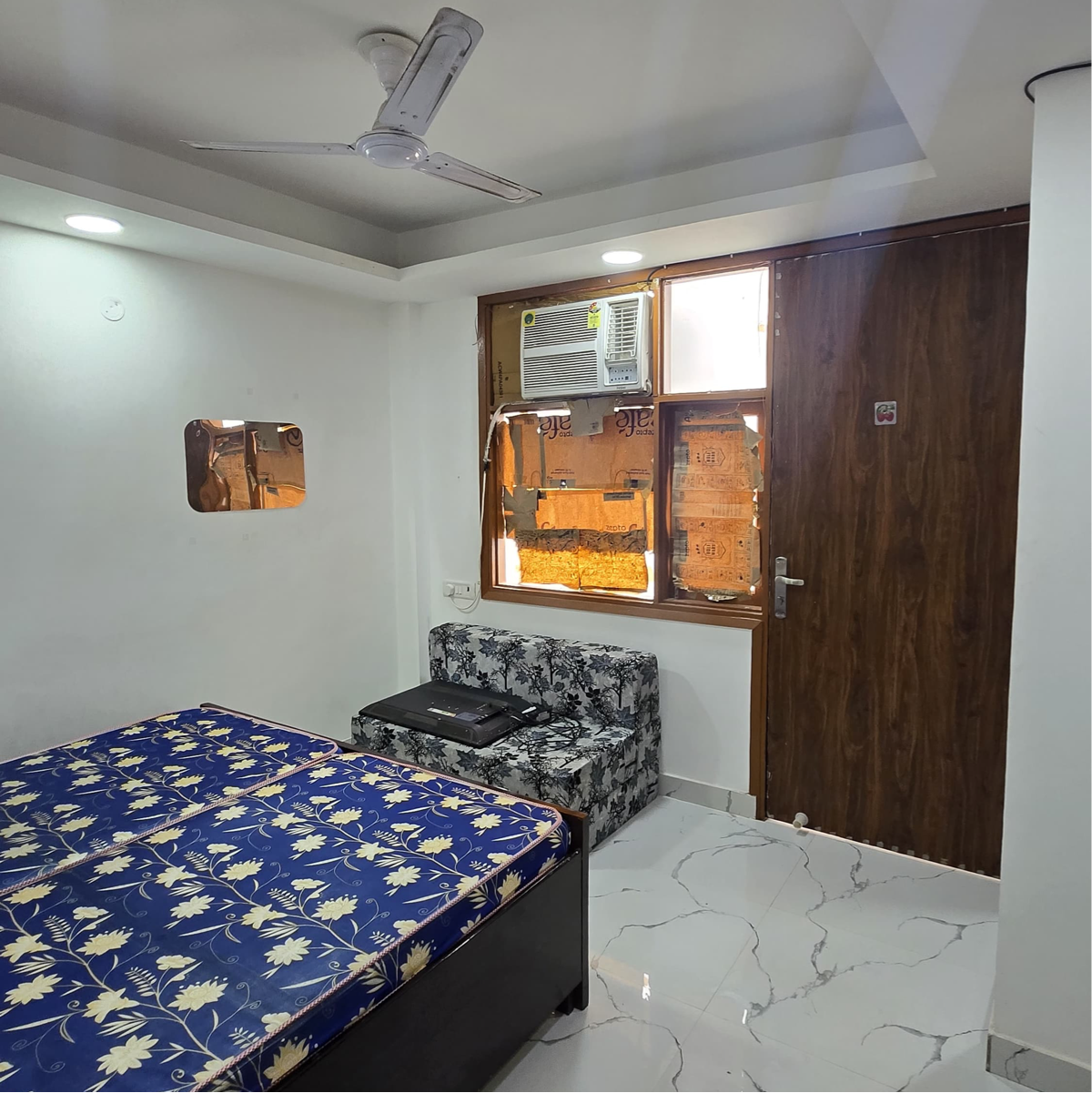 1 BHK Builder Floor For Rent in Saket