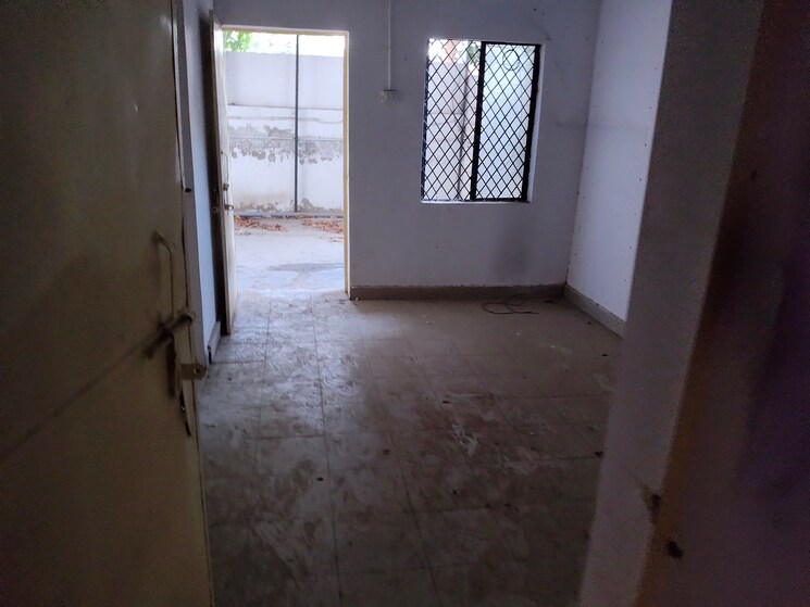 Room, sector 63 Commercial Warehouse 2000 Sq.Yd. In Sector 63 Noida 8982465