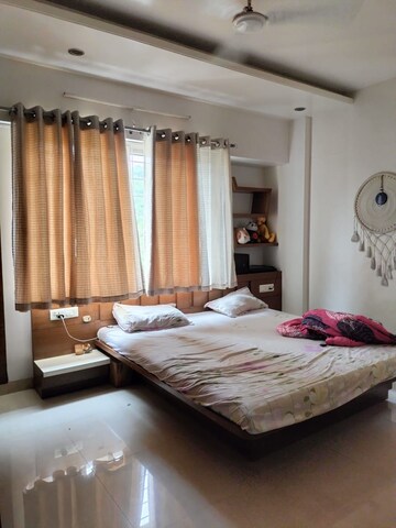 Bedroom in 3 BHK Apartment at Kothrud – for Rent