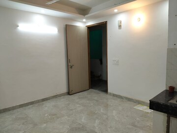 Room in 1 BHK Builder Floor at Paryavaran Complex – for Rent