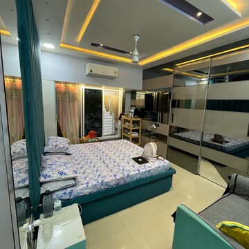 Team Area in 2.5 BHK Apartment at Lalani Meadow Park, Jogeshwari West – for Sale